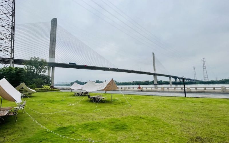 江景草坪步道