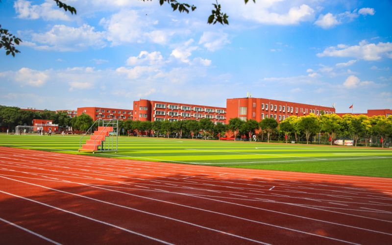 现代中学校园实景